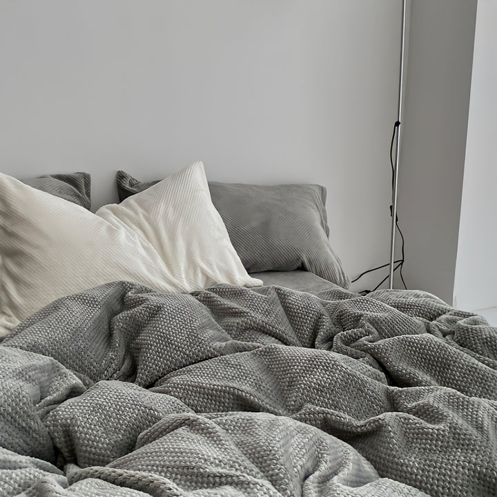 Soft and warm waffle milk fleece bedding set