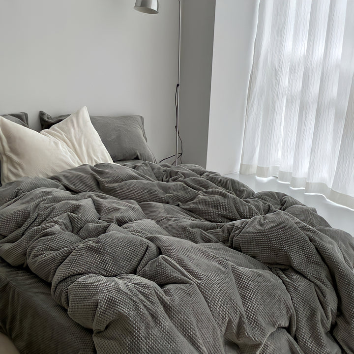 Soft and warm waffle milk fleece bedding set