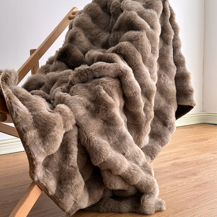 Fluffy imitation fur blanket