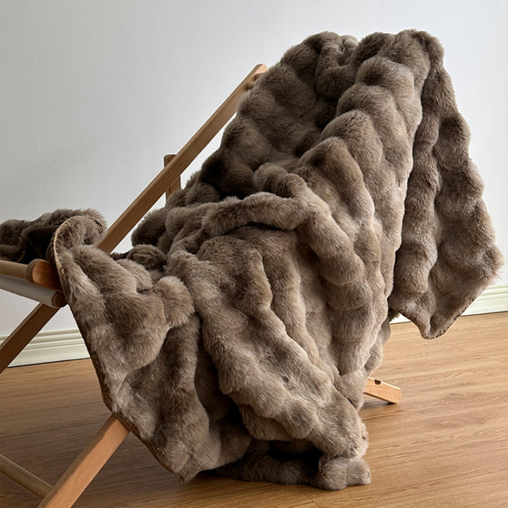 Fluffy imitation fur blanket