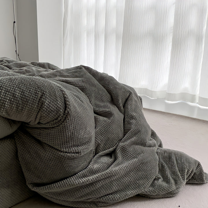 Soft and warm waffle milk fleece bedding set