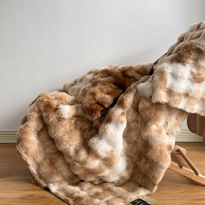 Fluffy imitation fur blanket