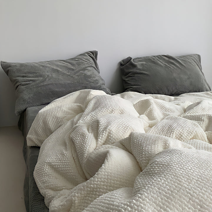 Soft and warm waffle milk fleece bedding set
