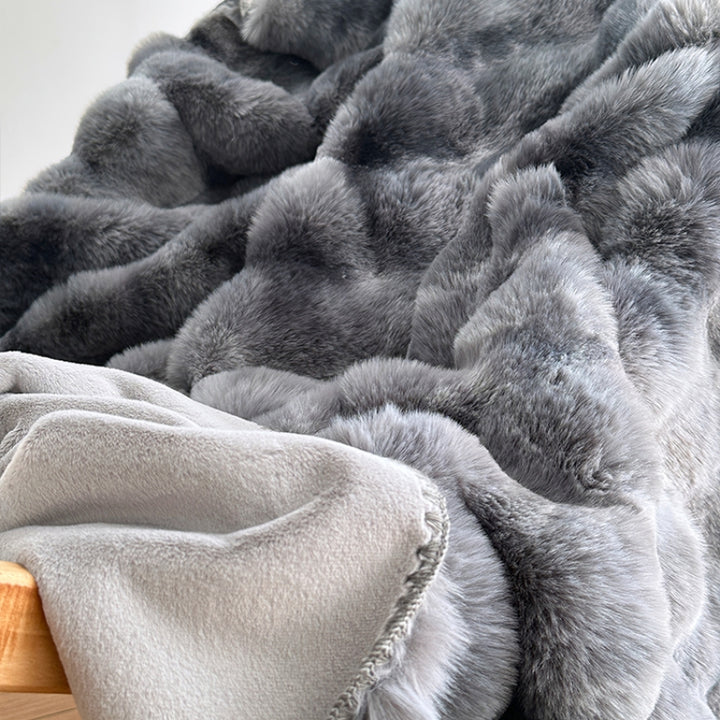 Fluffy imitation fur blanket