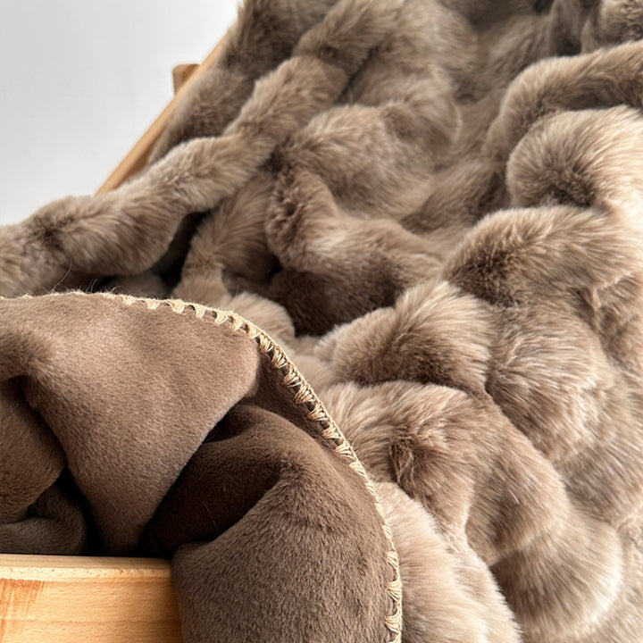 Fluffy imitation fur blanket
