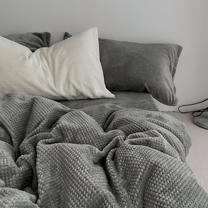 Soft and warm waffle milk fleece bedding set