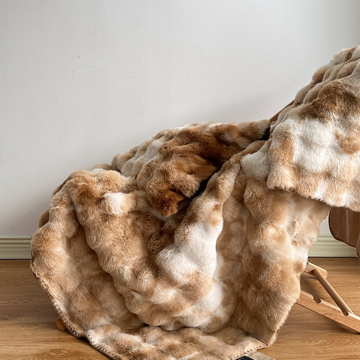 Fluffy imitation fur blanket