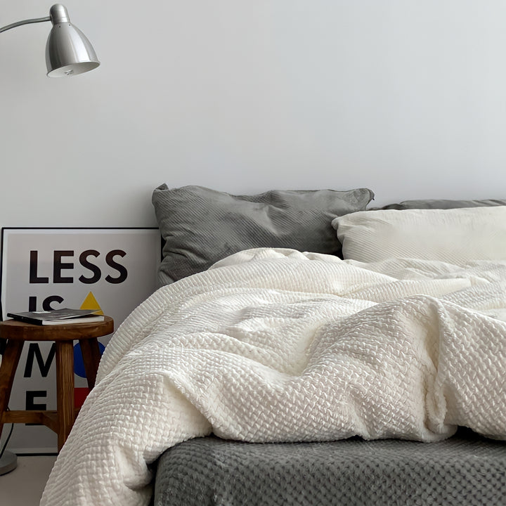 Soft and warm waffle milk fleece bedding set