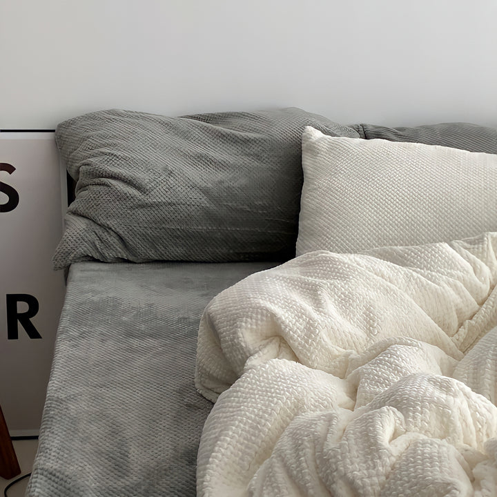 Soft and warm waffle milk fleece bedding set