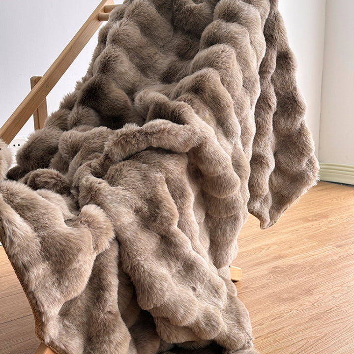 Fluffy imitation fur blanket