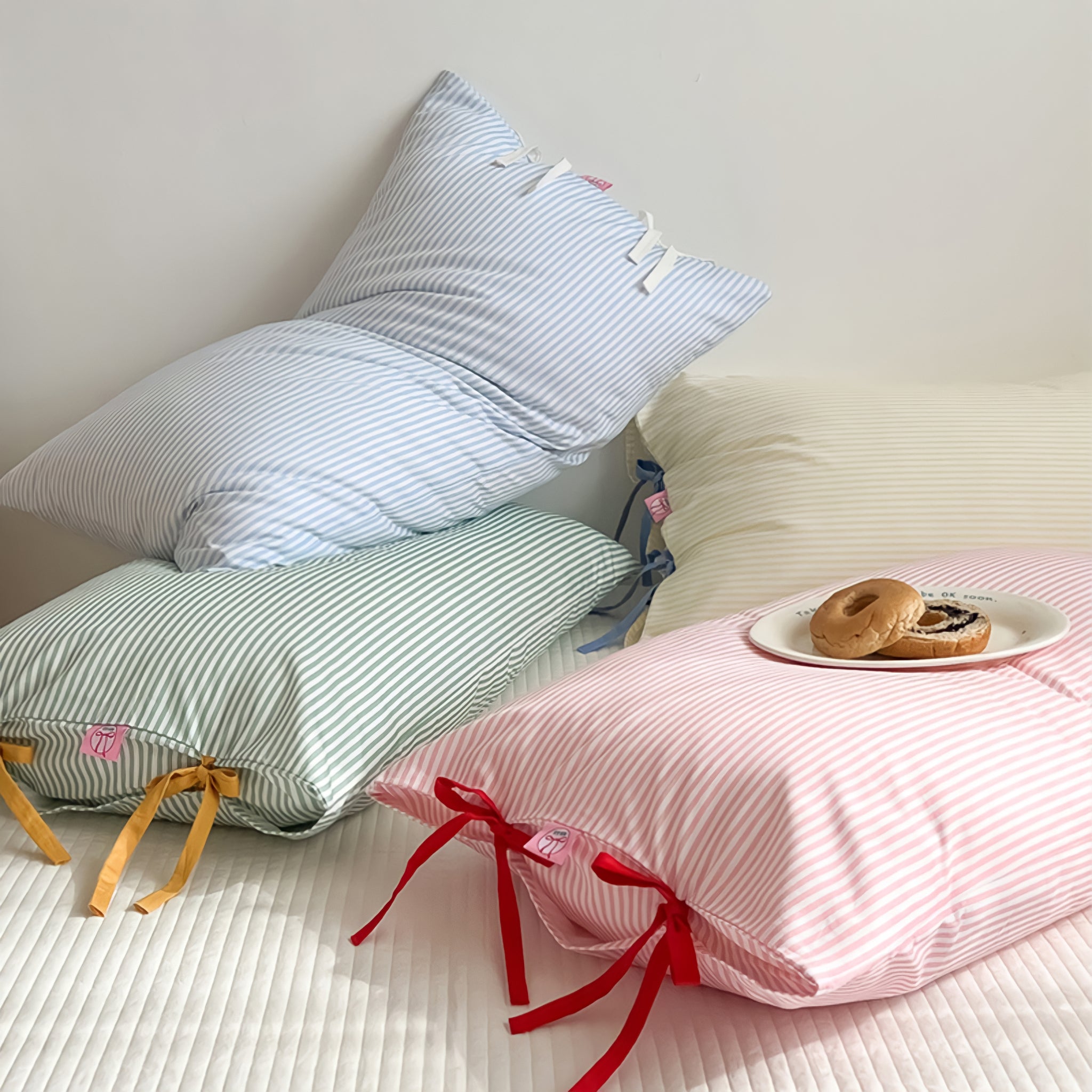 ガーリーリボンストライプ枕カバー