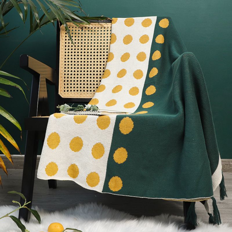 Polka dot contrast color blanket