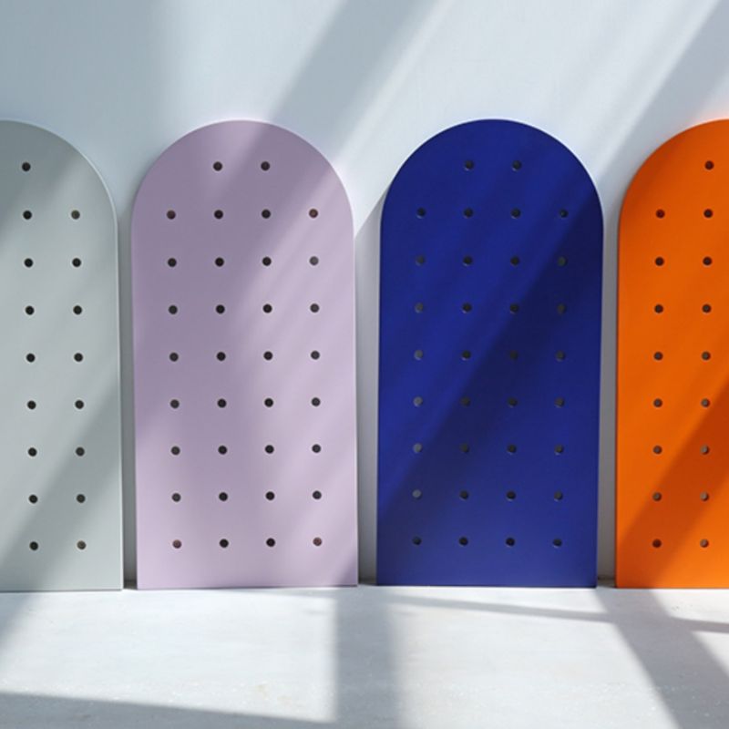 アーチ型有孔ボード壁収納 