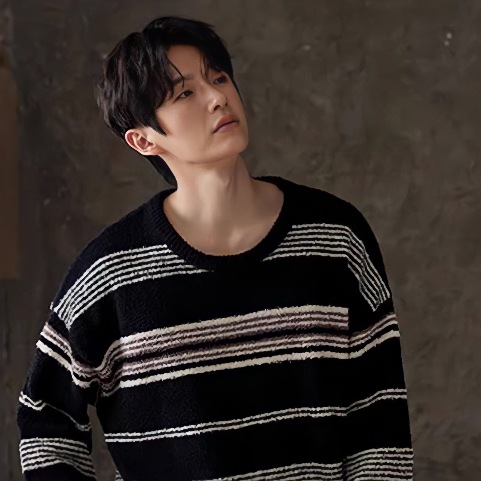 Fluffy multi-color dark striped loungewear