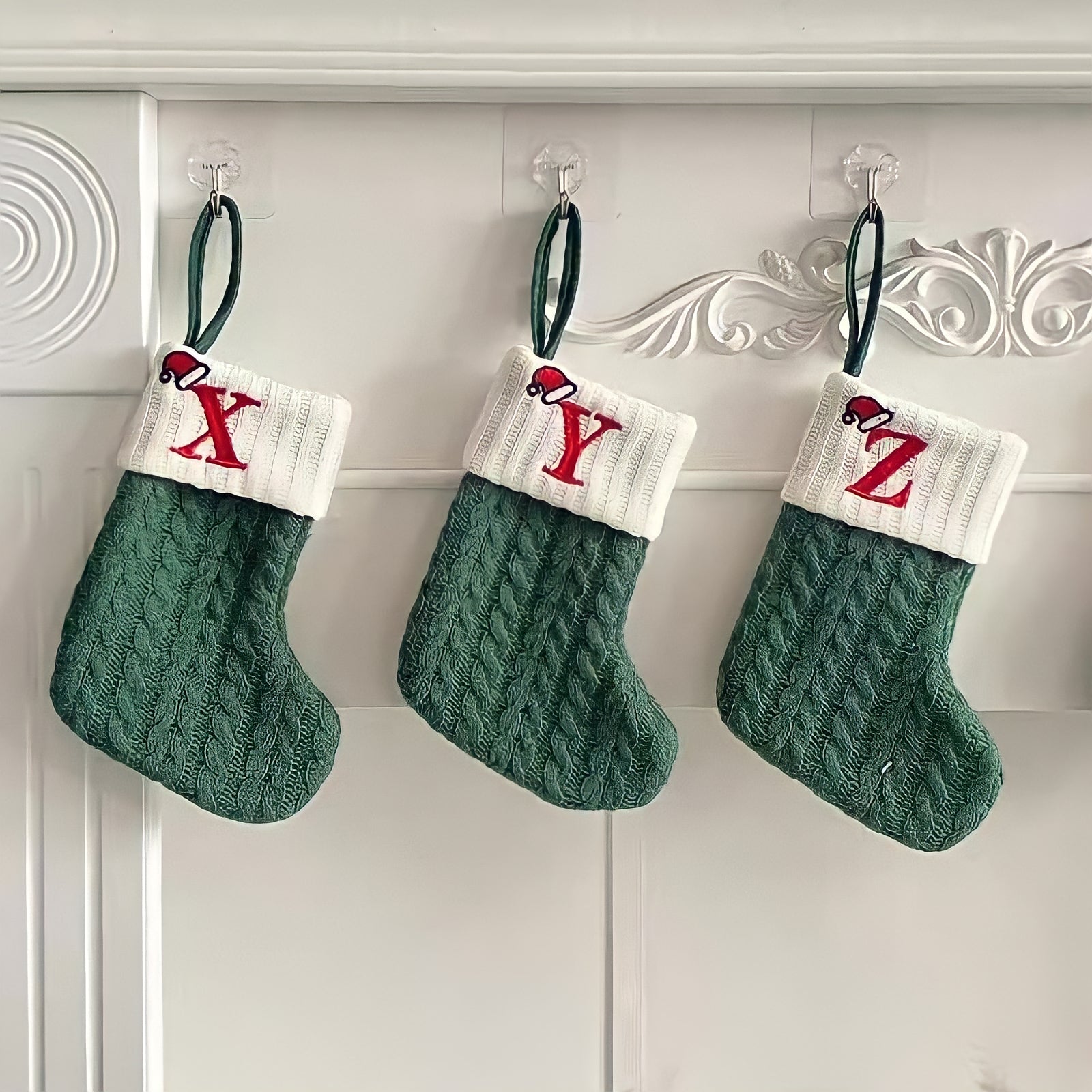 クリスマスアルファベット刺繍ソックス