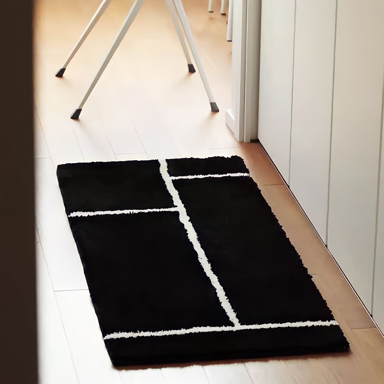 Simple White Line Long Rug Mat