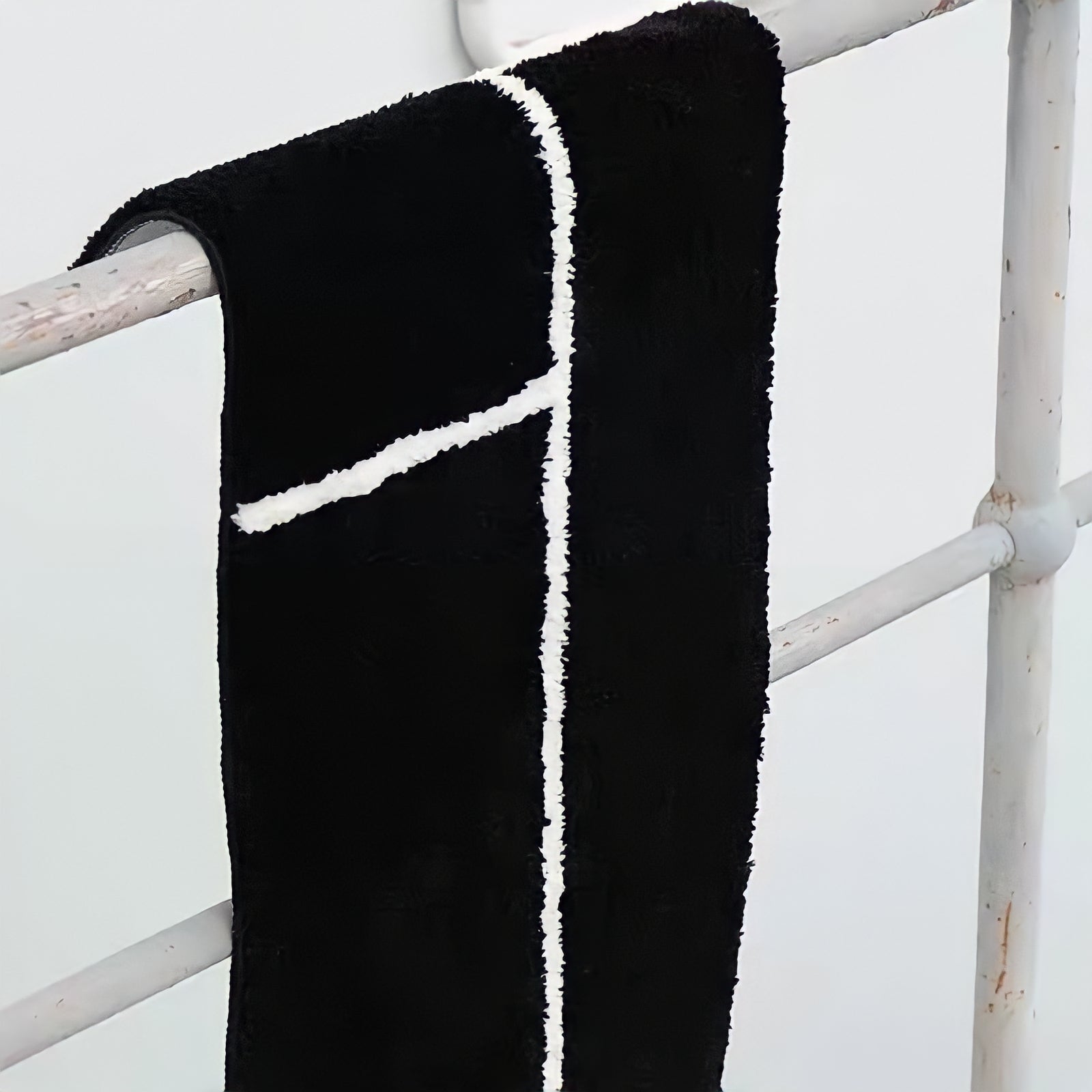 Simple White Line Long Rug Mat