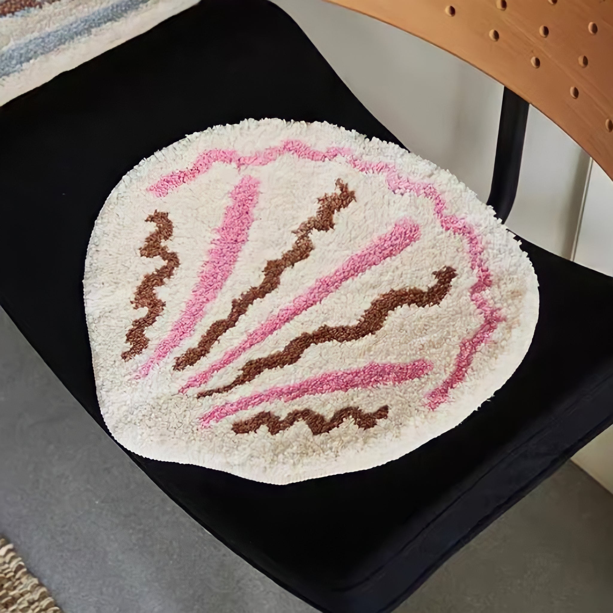 Shell pattern seat cushion