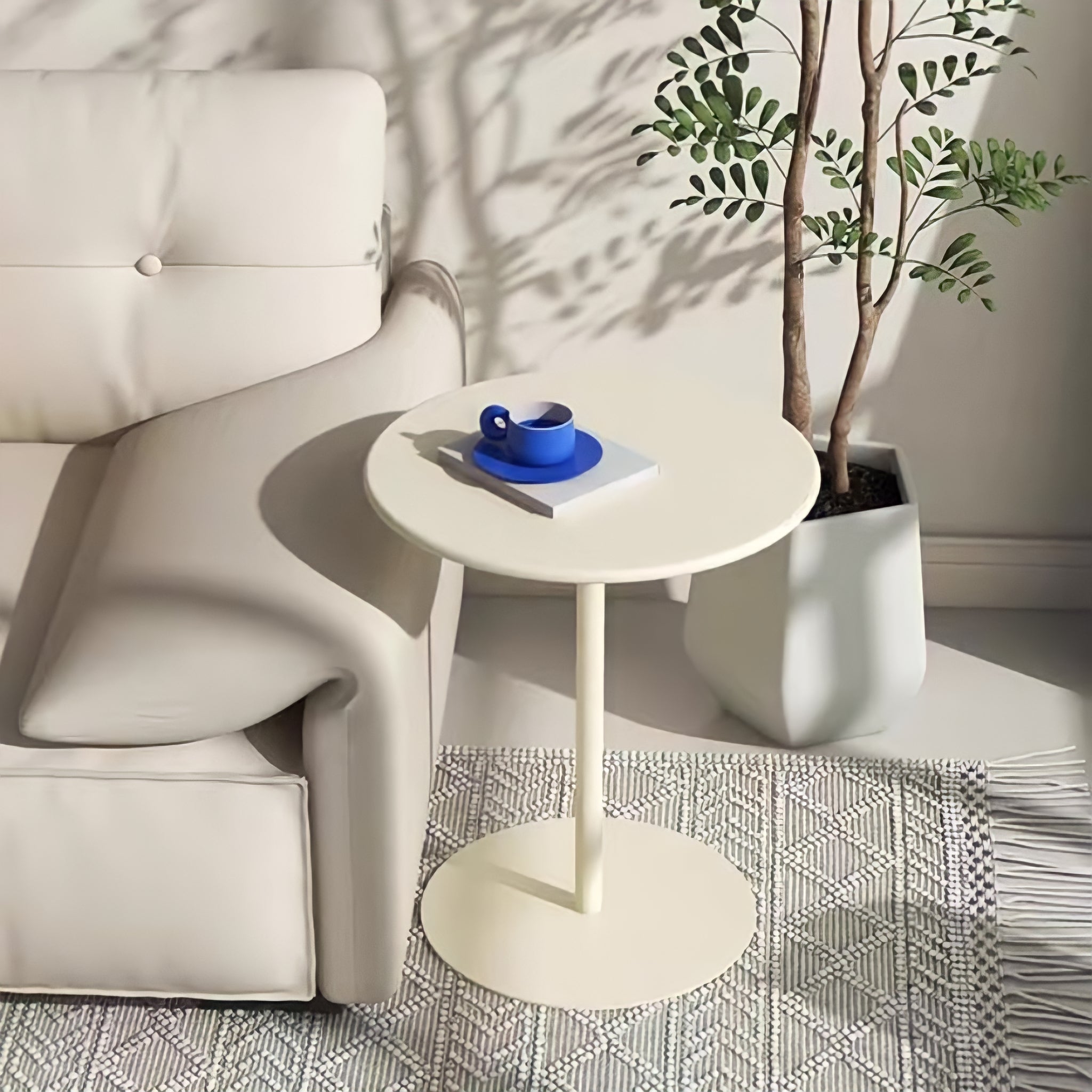 シンプルモダンサイドテーブル