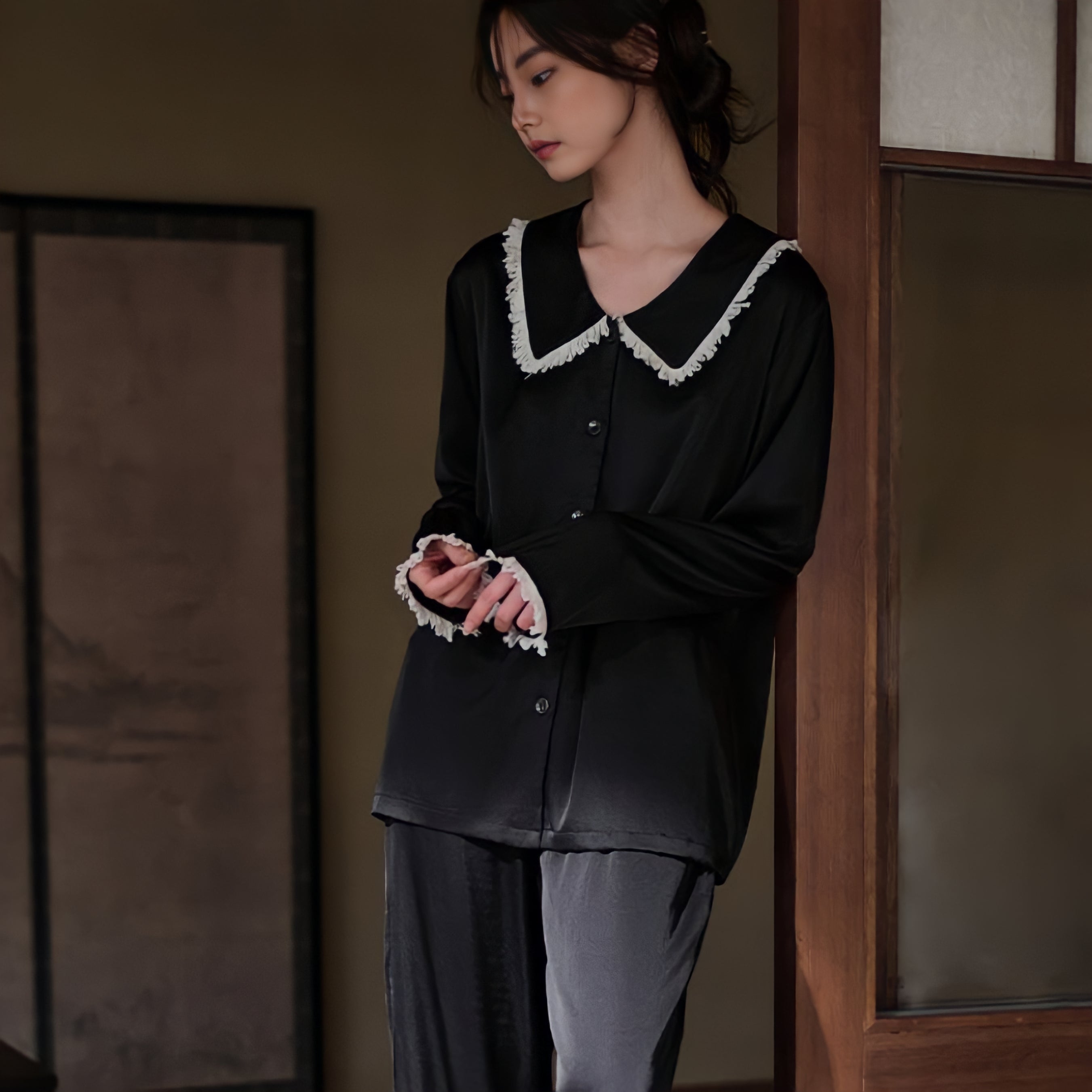 Big-Collar Fringed Pajamas