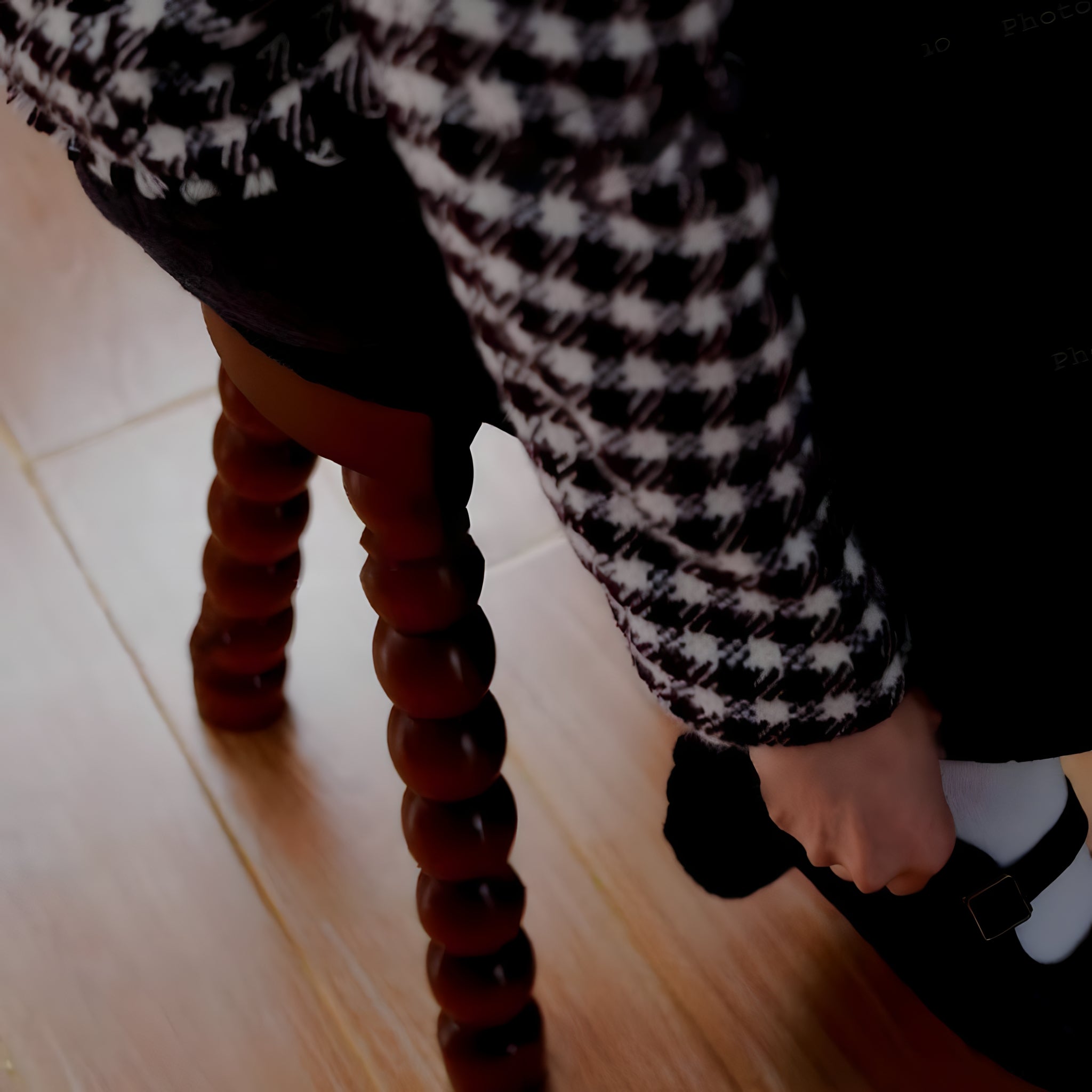 バブルレッグハーフムーンミニテーブル