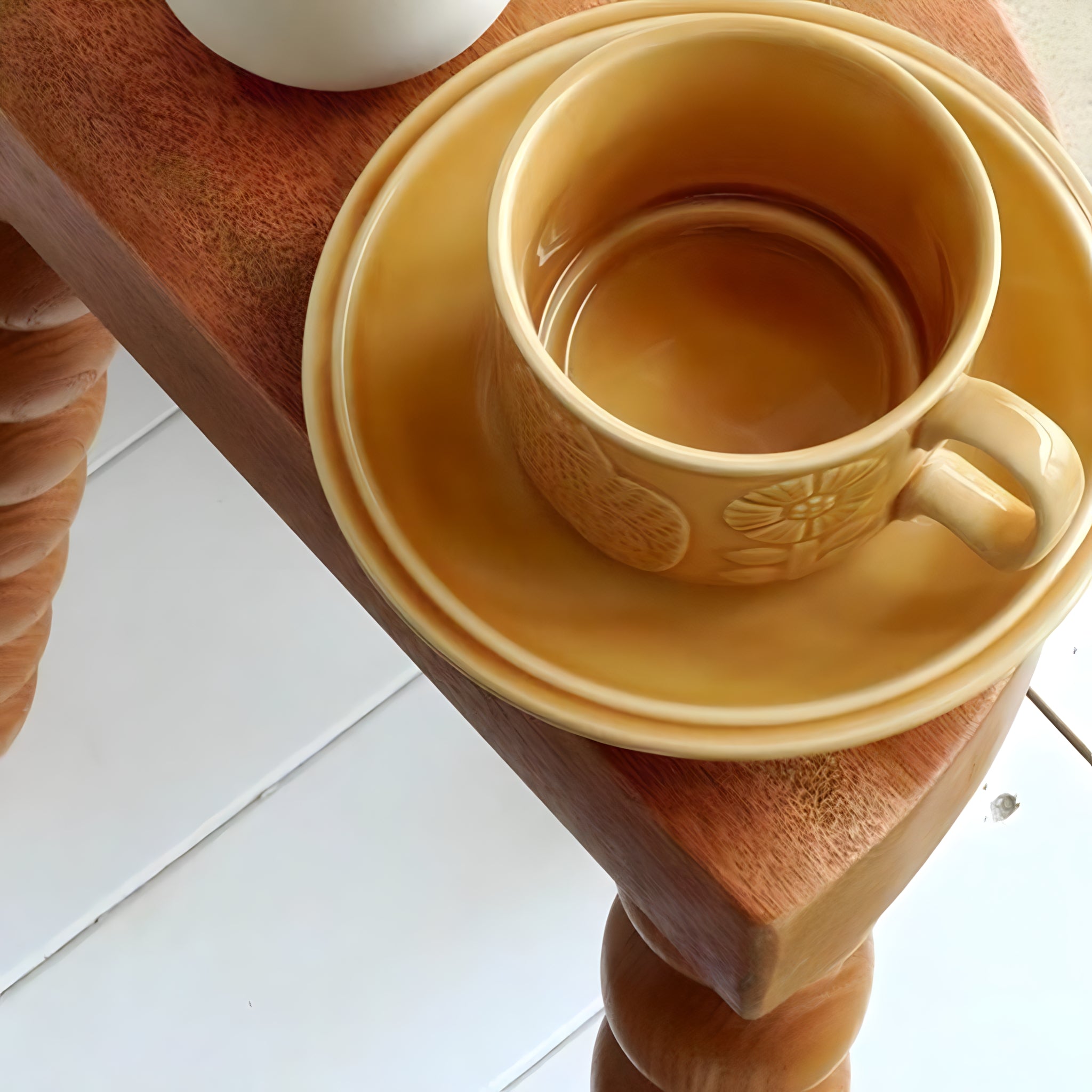 バブルレッグハーフムーンミニテーブル