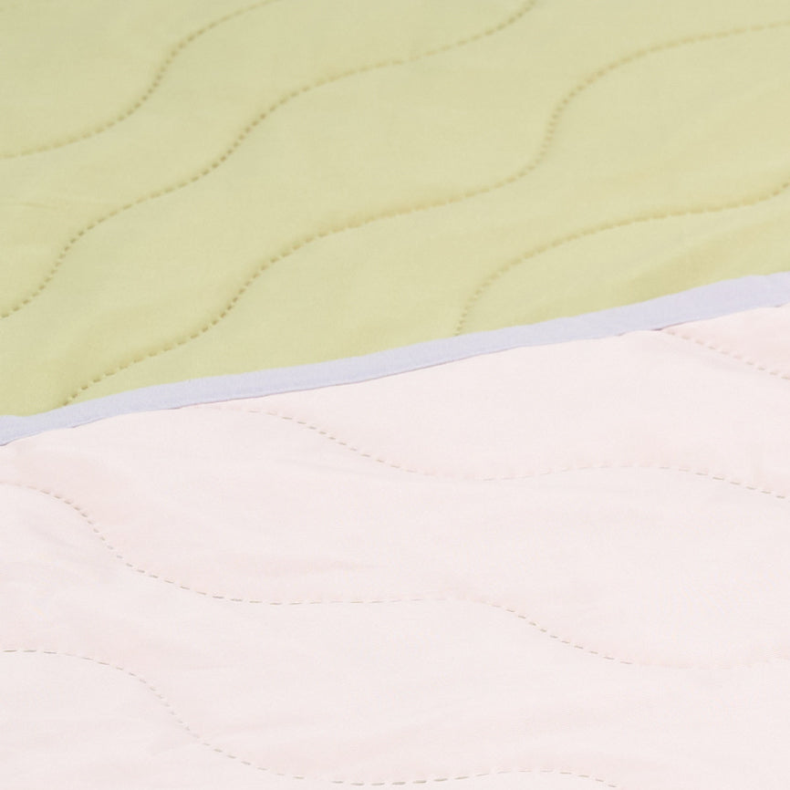 Double color cooling quilt pink fruit green