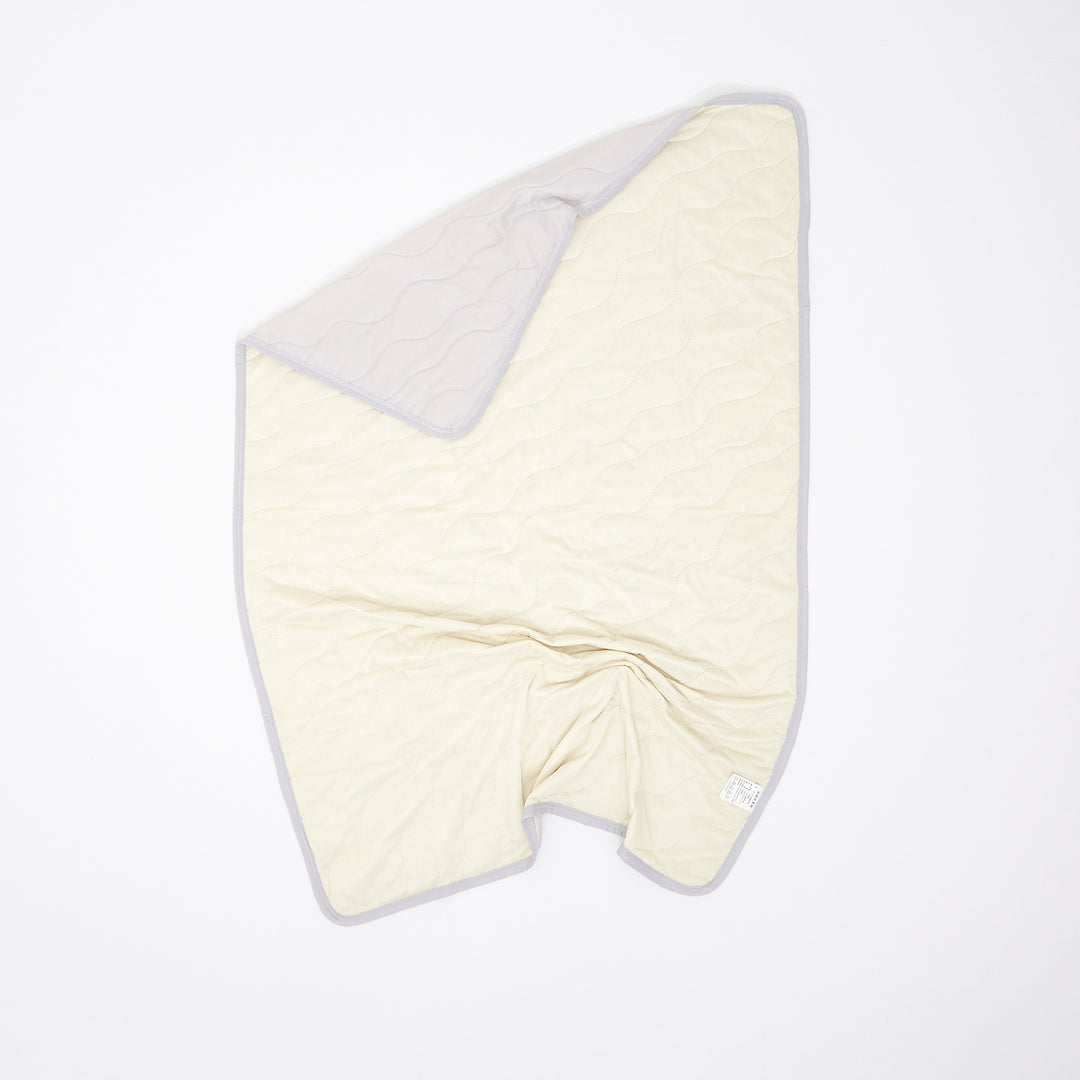 Double Color Cool Quilt Custard Light Gray