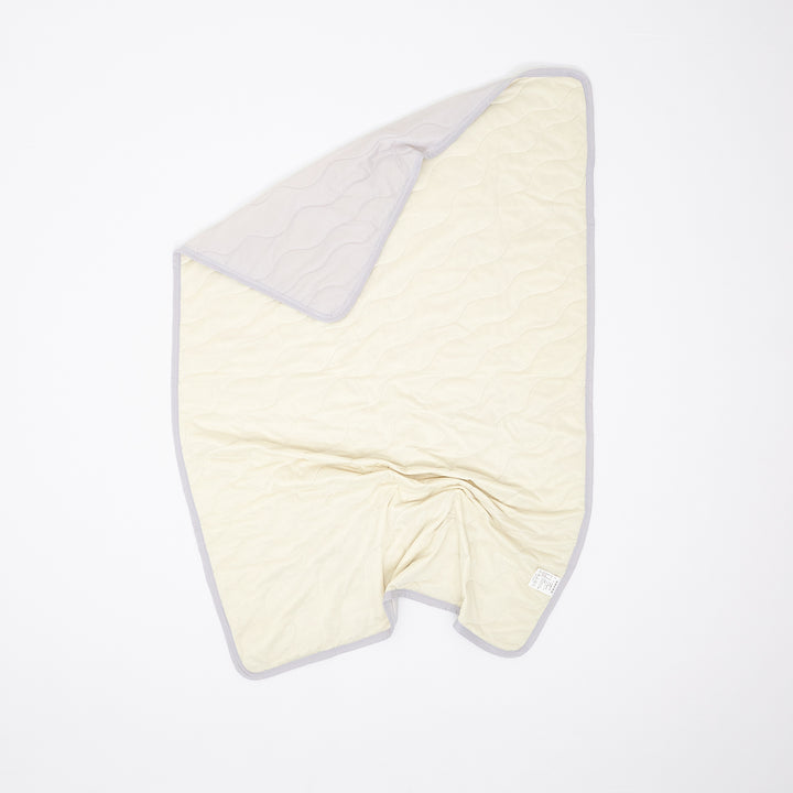 Double Color Cool Quilt Custard Light Gray