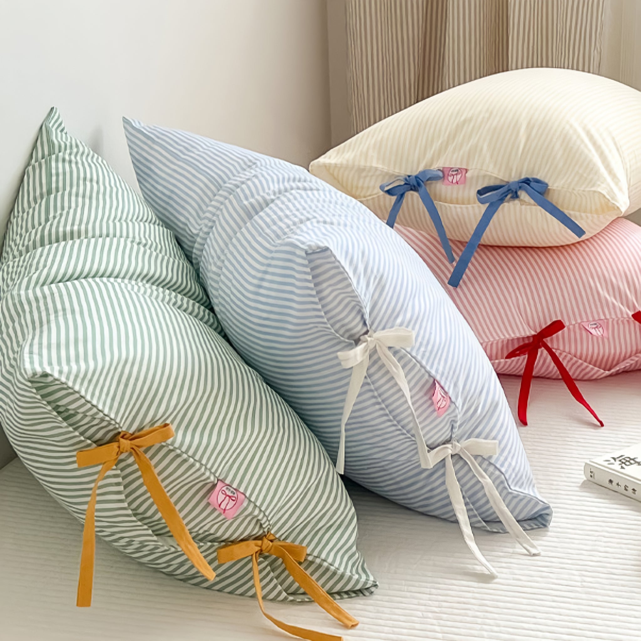 ガーリーリボンストライプ枕カバー