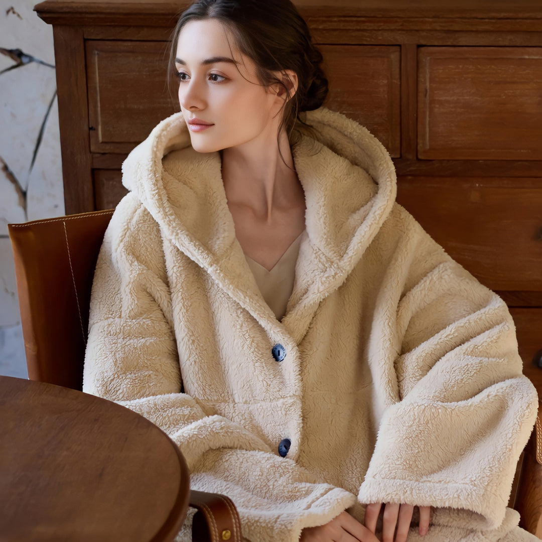 Fluffy hoodie with a big silhouette.