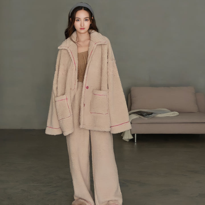 パイピング襟付きふわもこルームウェア