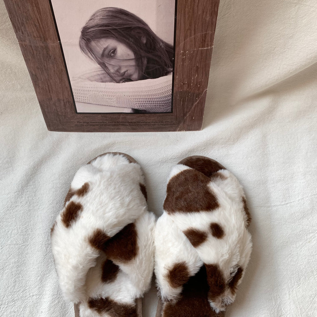ふわふわカウ柄ルームシューズ ブラウン