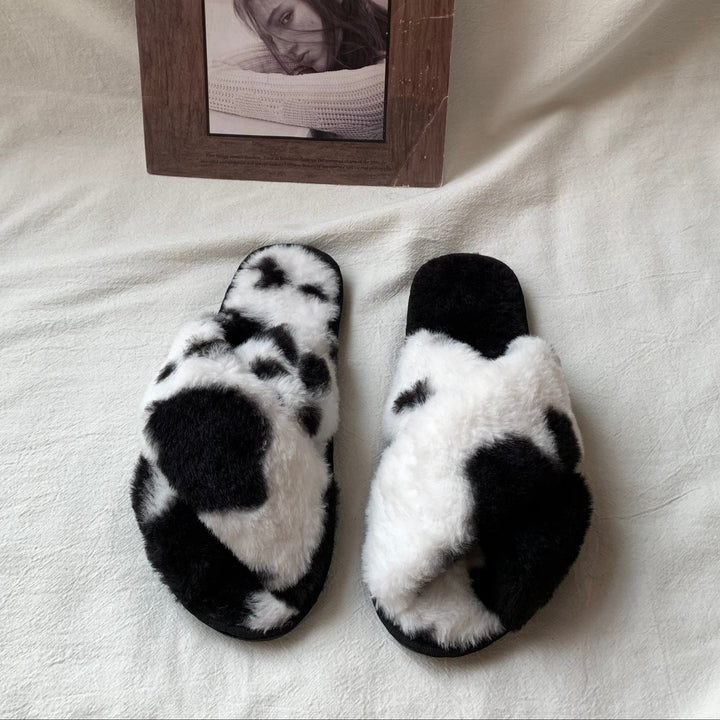 ふわふわカウ柄ルームシューズ ブラック