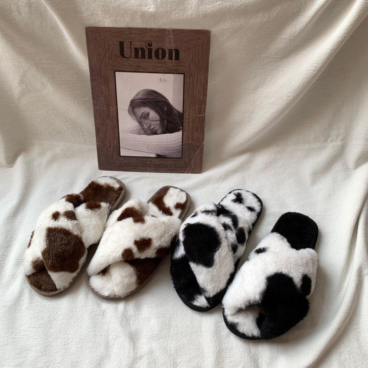 ふわふわカウ柄ルームシューズ ブラック