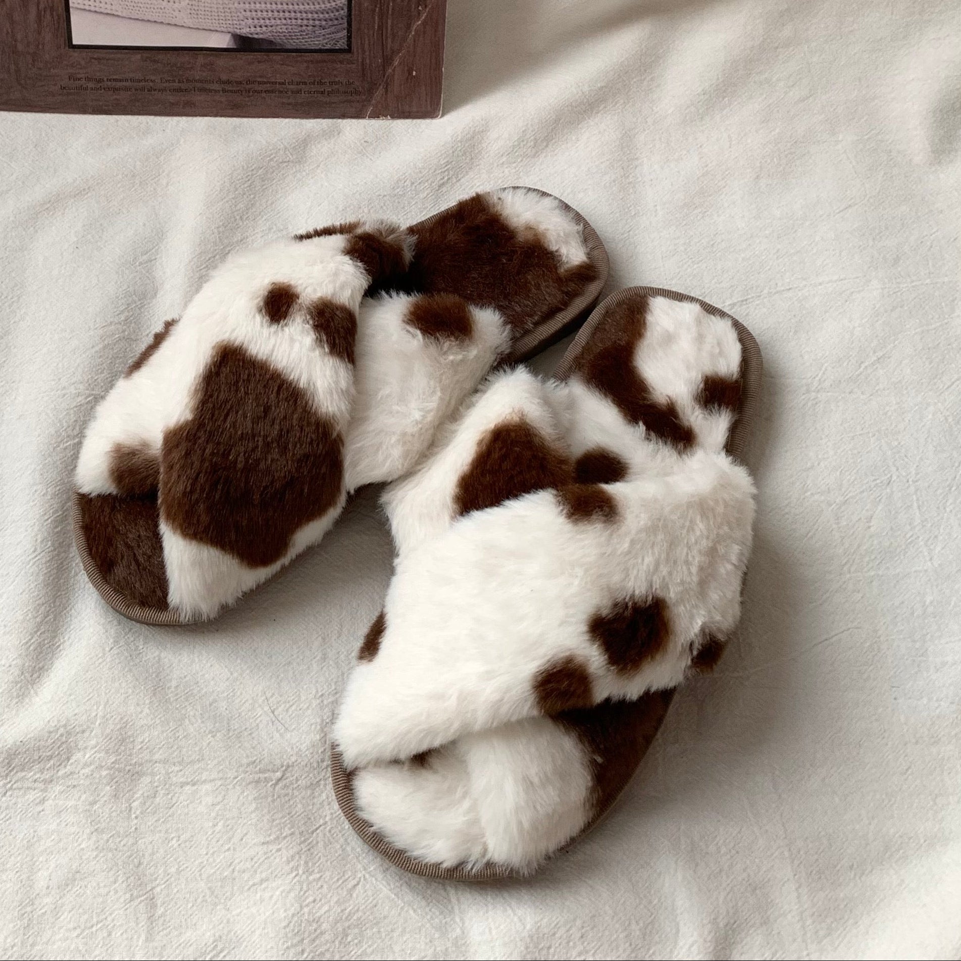 ふわふわカウ柄ルームシューズ ブラウン
