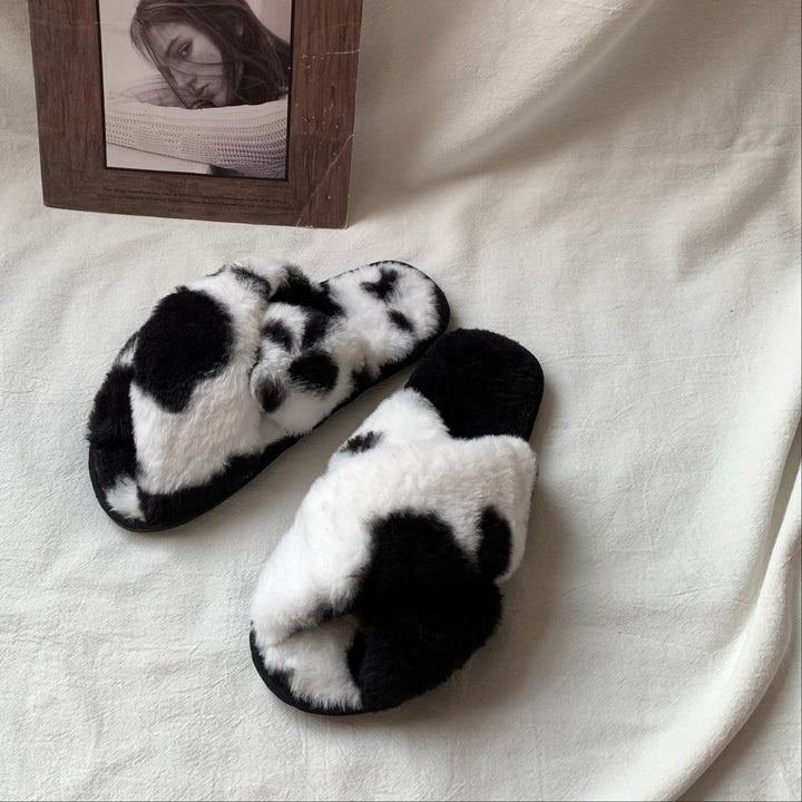 ふわふわカウ柄ルームシューズ ブラック