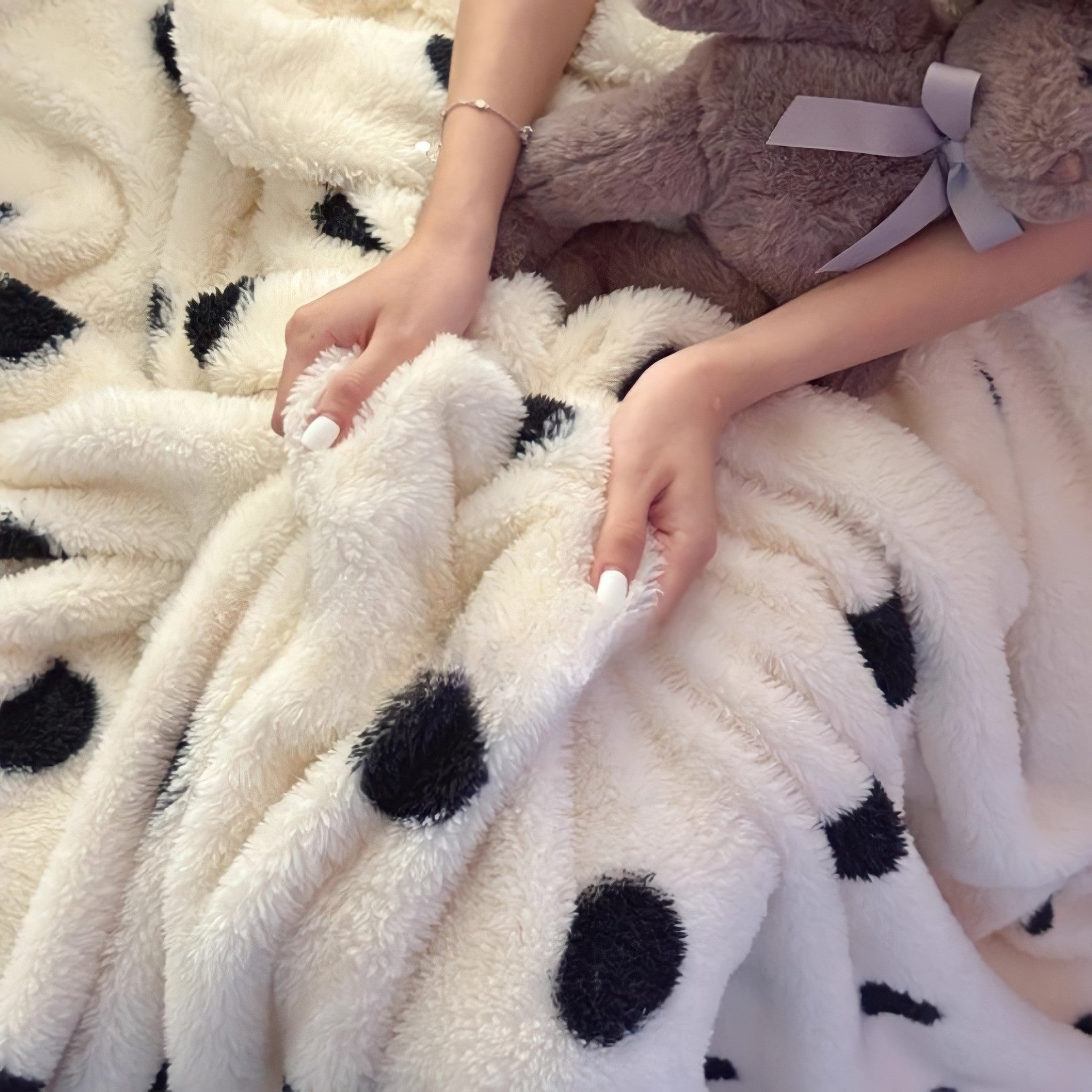 White Dot Fleece Blanket