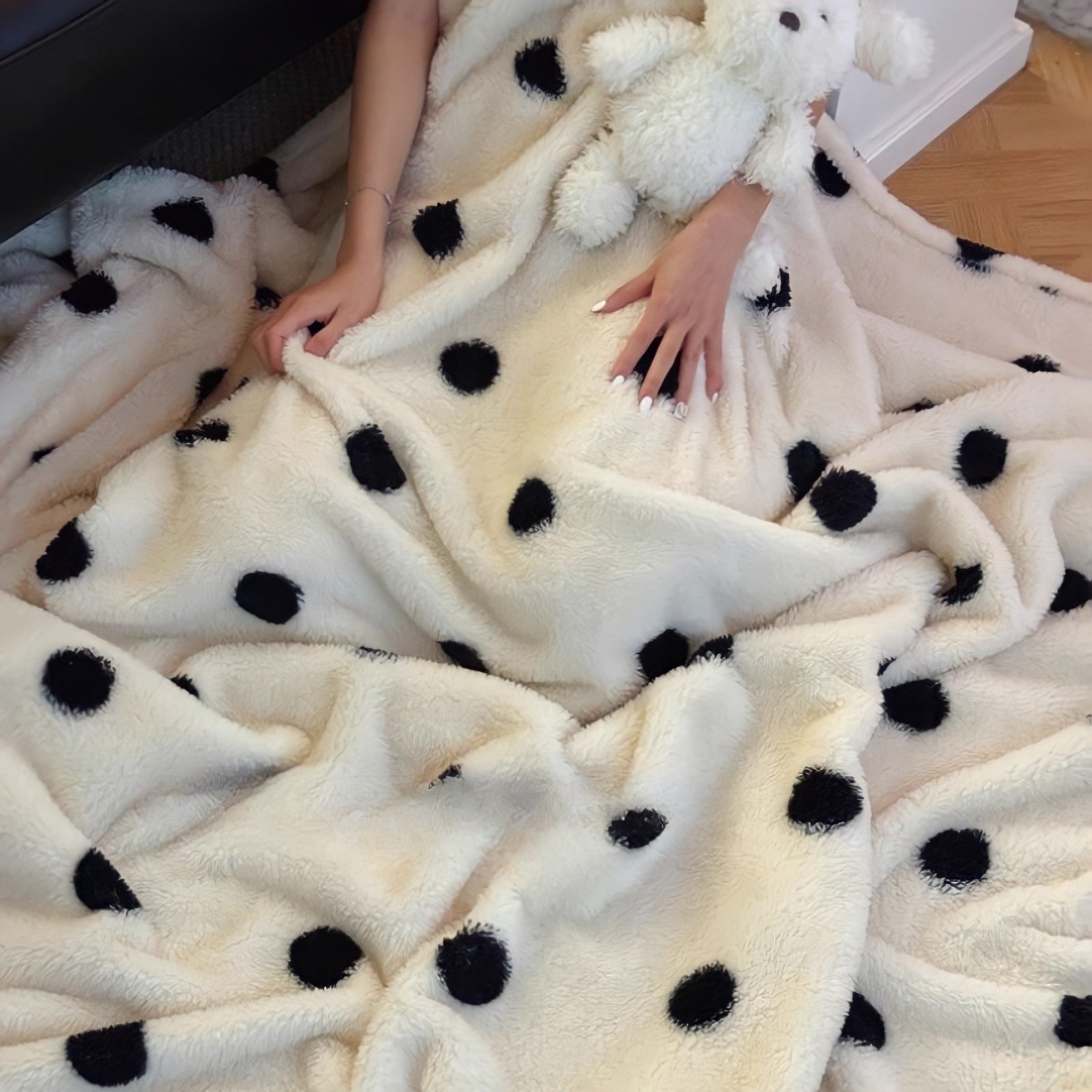 White Dot Fleece Blanket