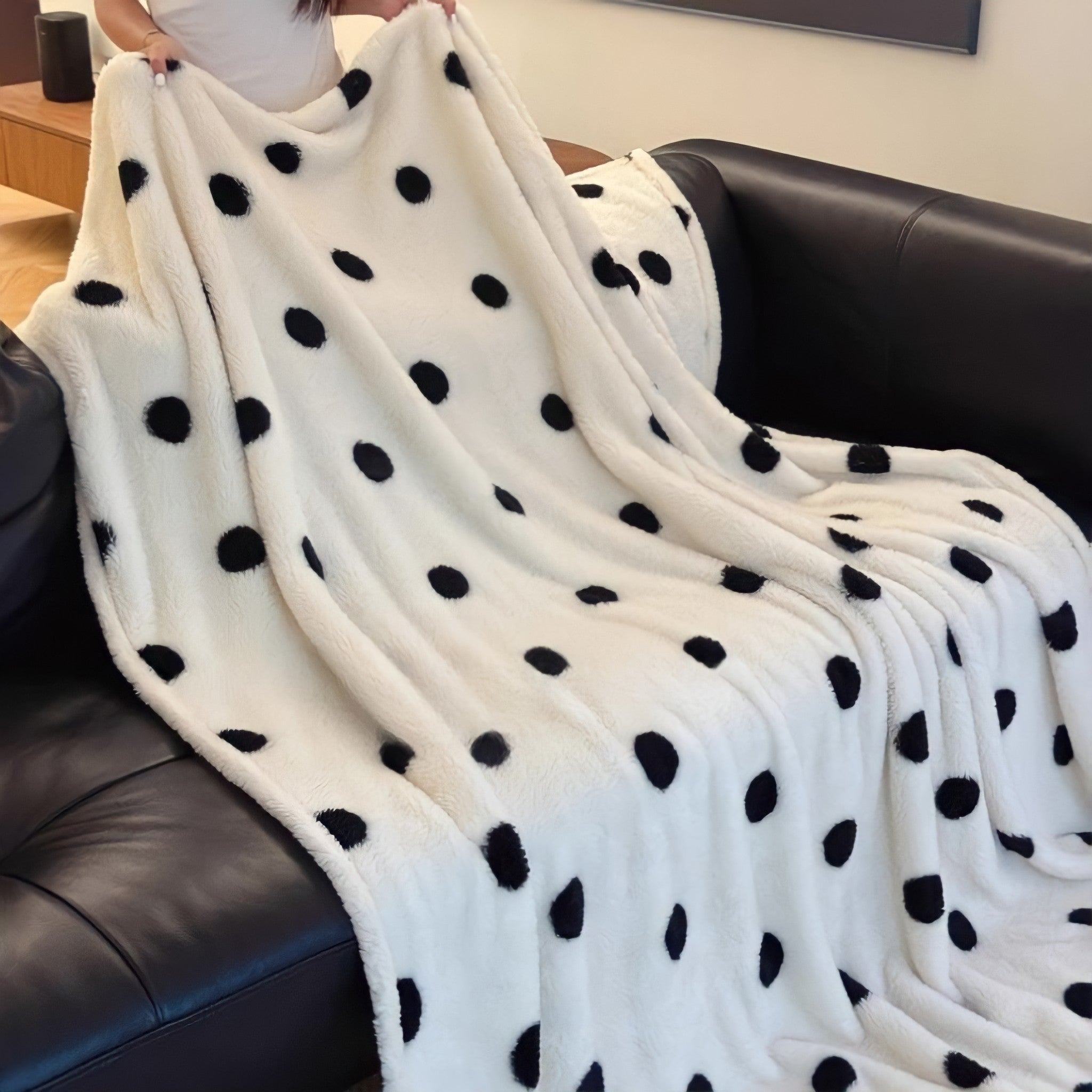 White Dot Fleece Blanket