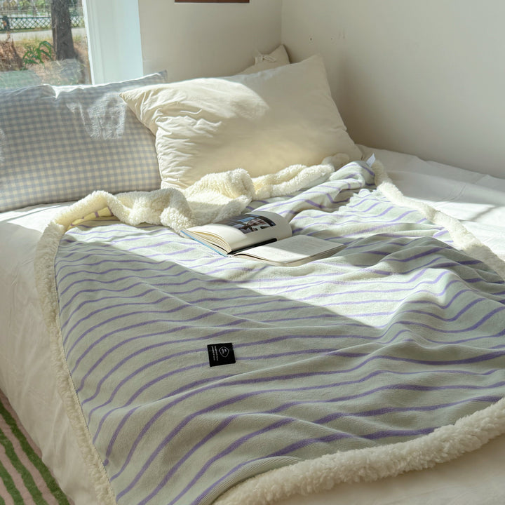 ストライプフリースボアブランケット ライトグリーン