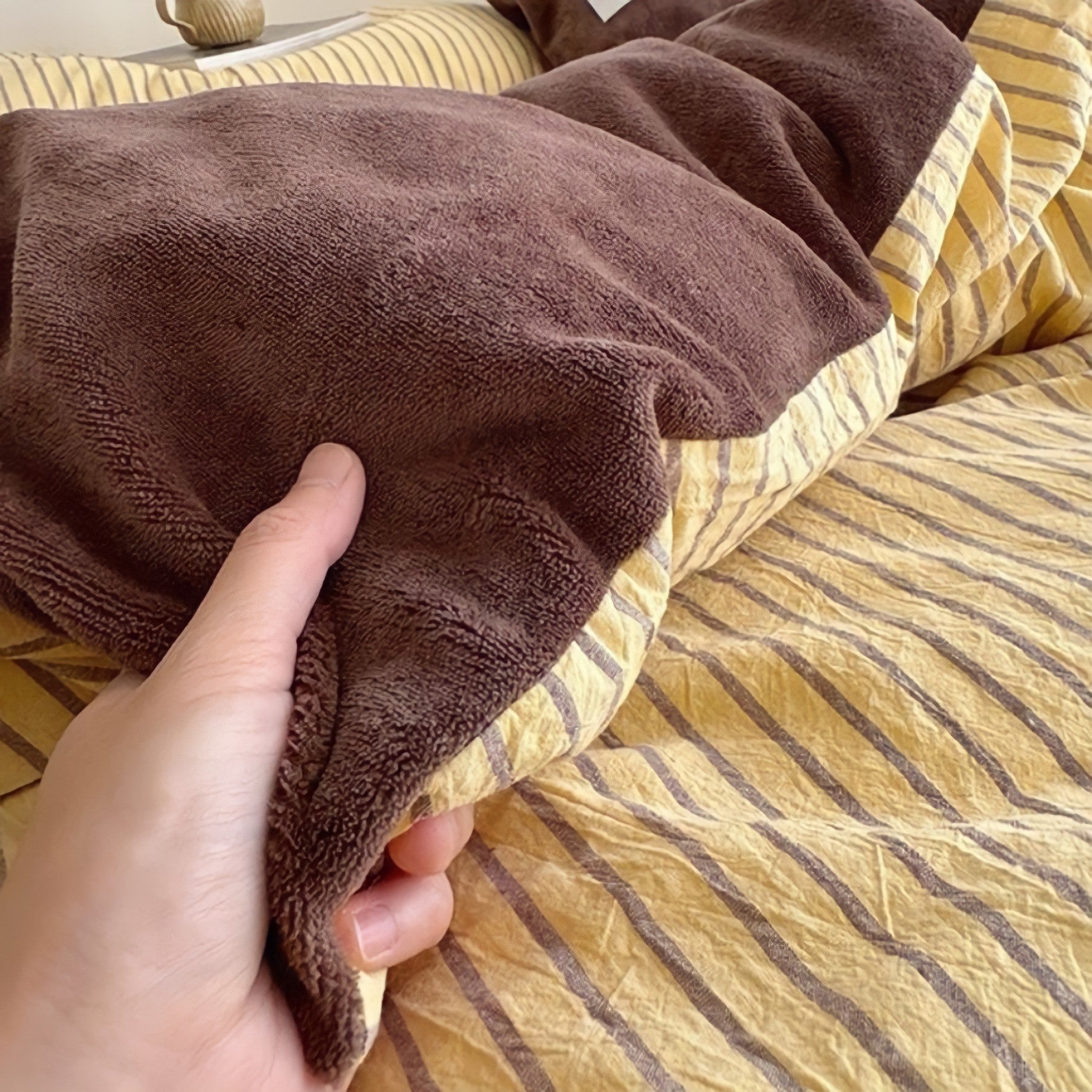 Retro Striped Fleece Bedding Set in Yellow Coffee