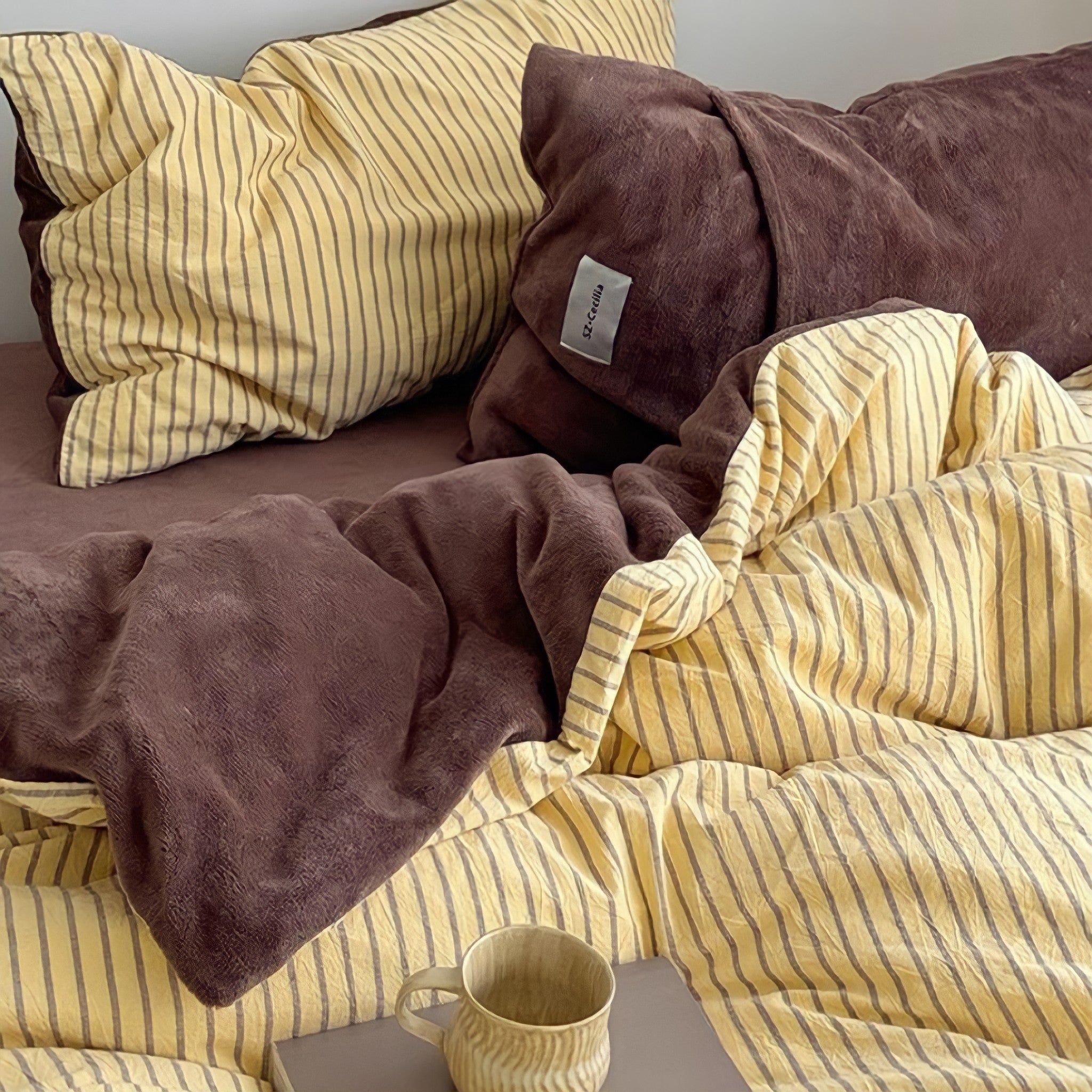 Retro Striped Fleece Bedding Set in Yellow Coffee