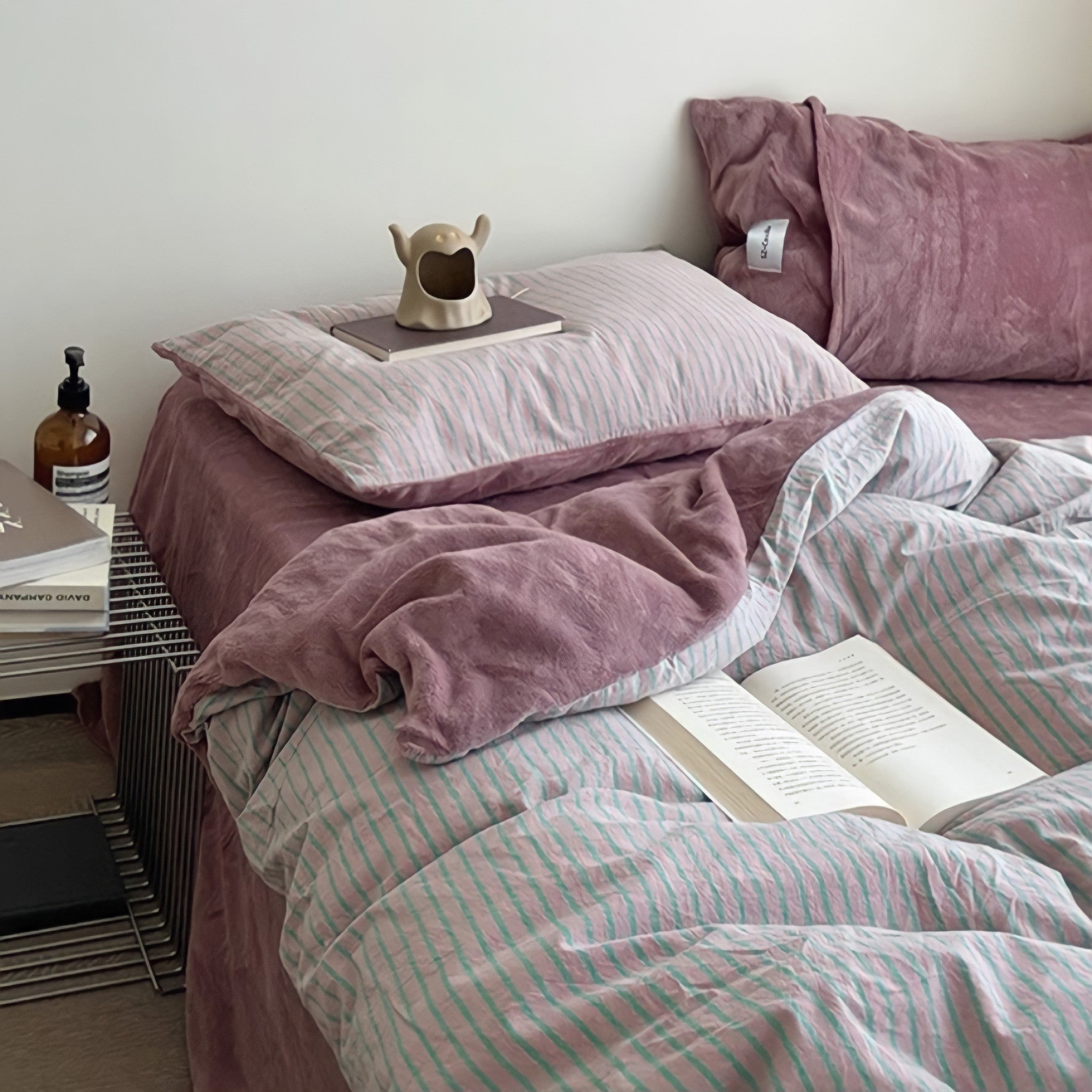 Retro Striped Fleece Bedding Set in Pink and Purple