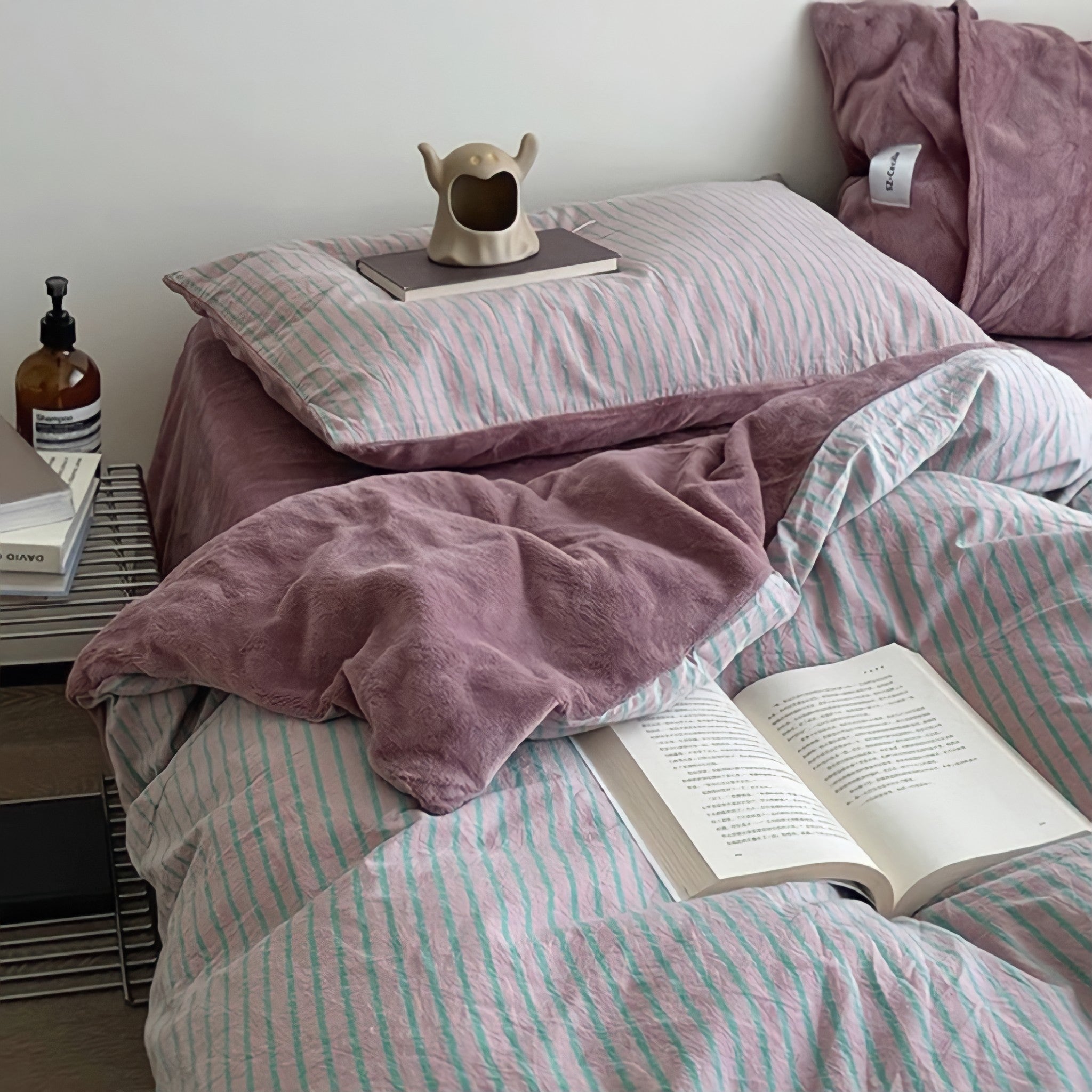 Retro Striped Fleece Bedding Set in Pink and Purple