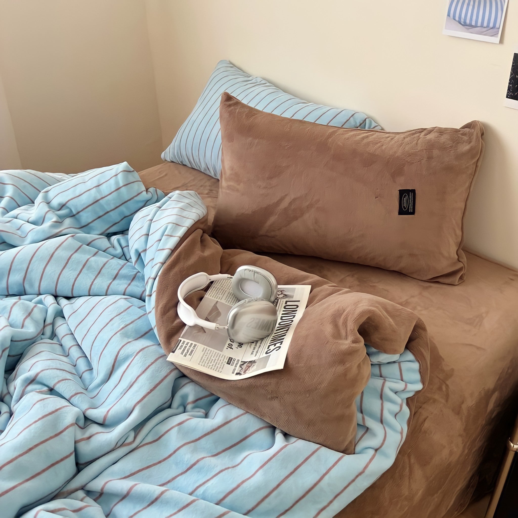 Pinstripe fleece bedding set, light blue