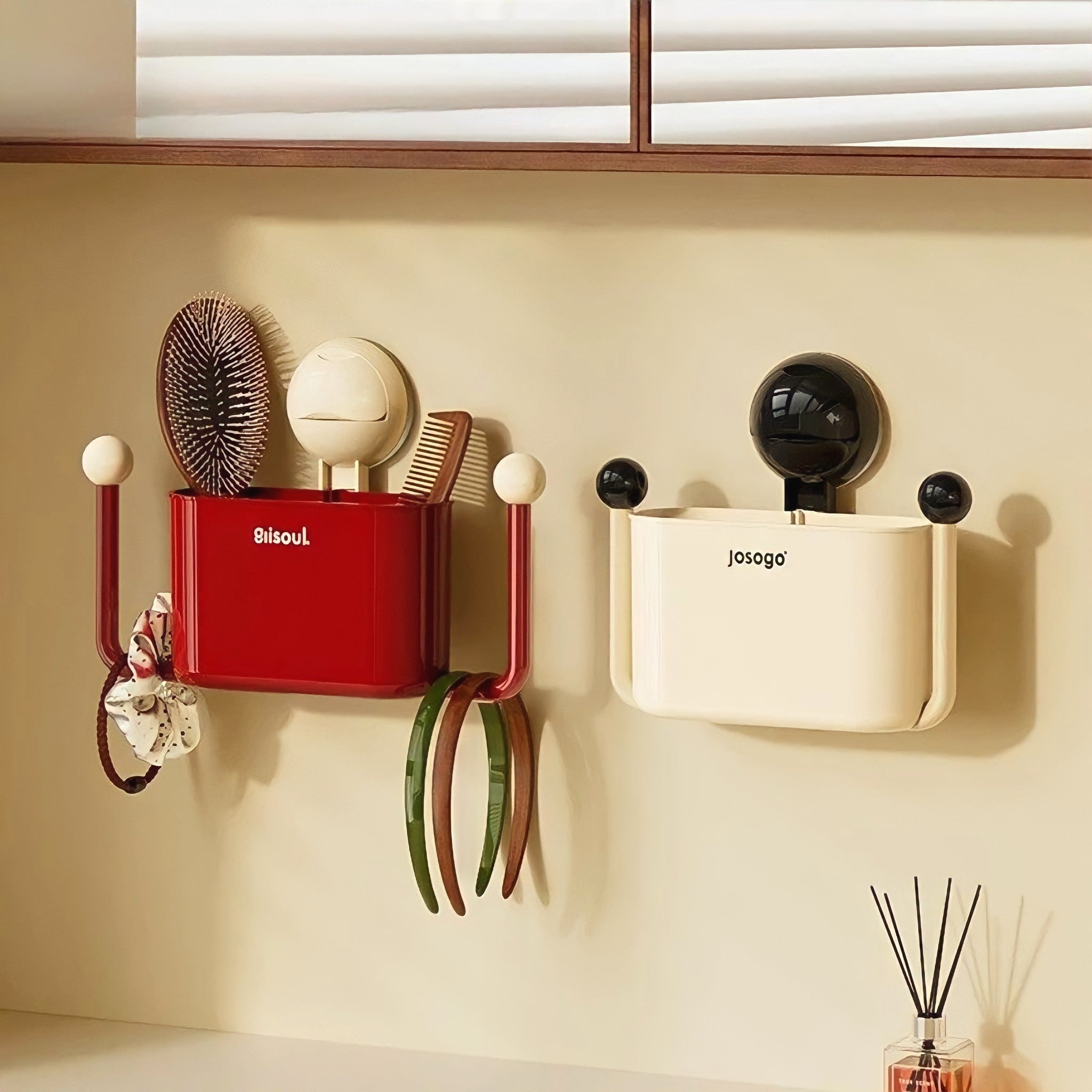 Suction cup wall-mounted storage