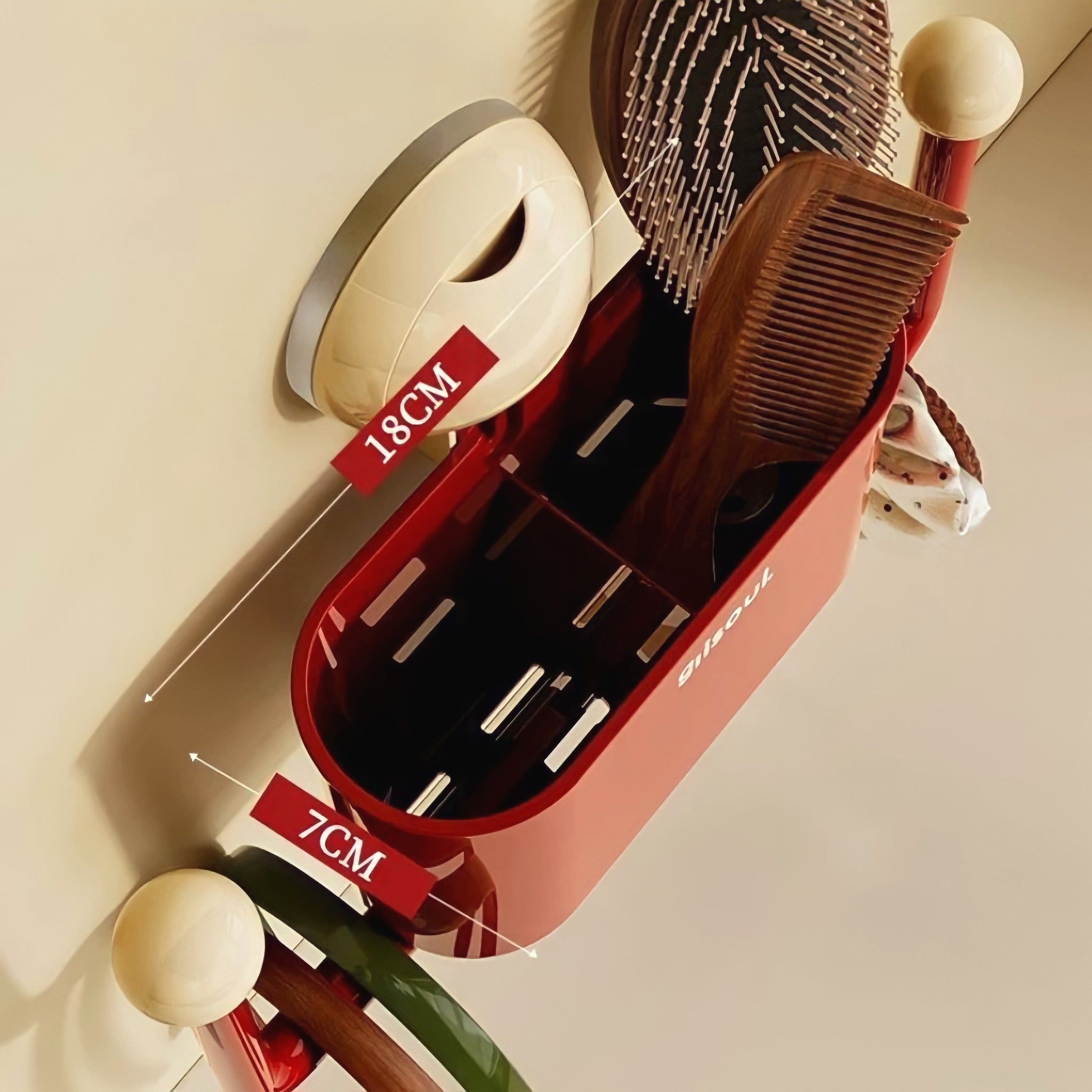 Suction cup wall-mounted storage