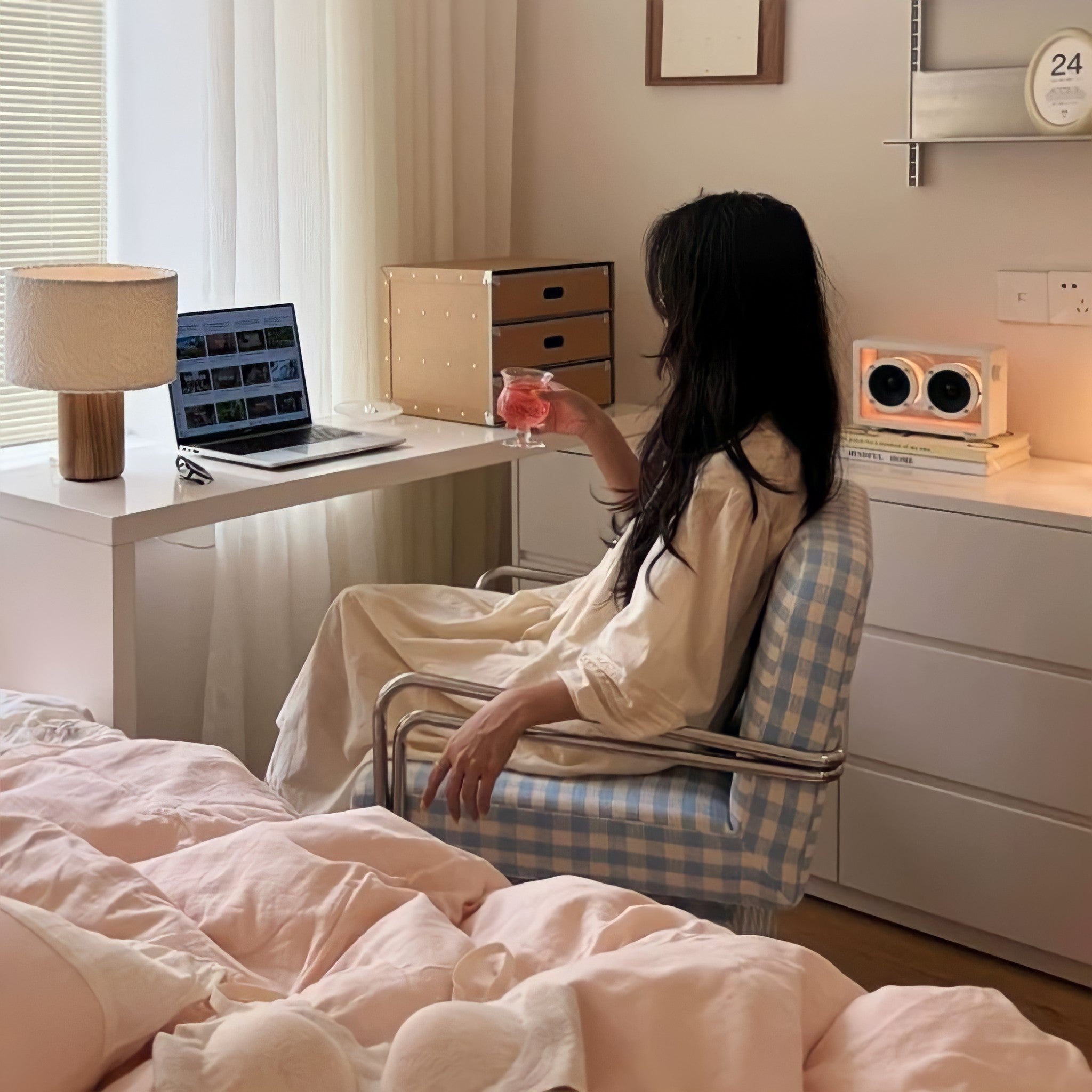 レトロモダンファブリックラウンジチェア