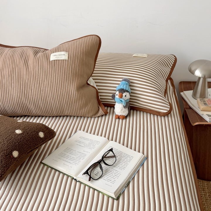 Ice Silk Line Pattern Mat Set Coffee